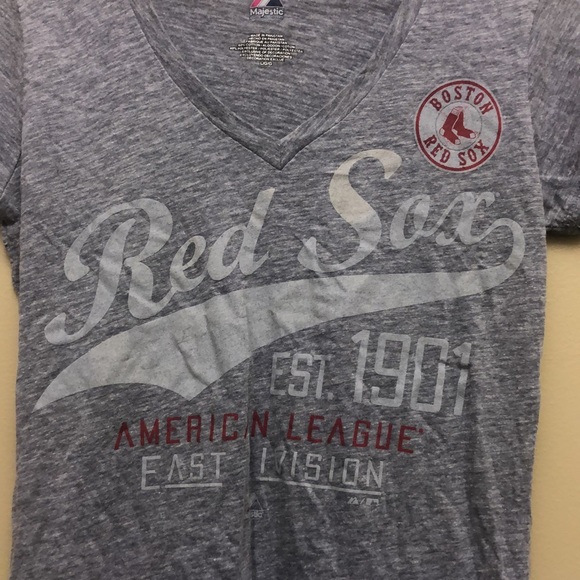 Majestic Red Sox V-Neck Gray T-shirt - Picture 5 of 5